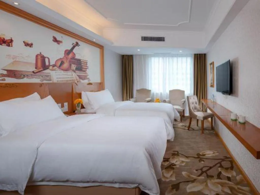 Bed in Out Sky Hotel