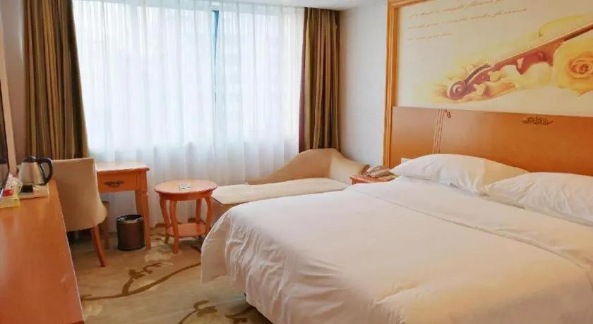 Bed in Out Sky Hotel