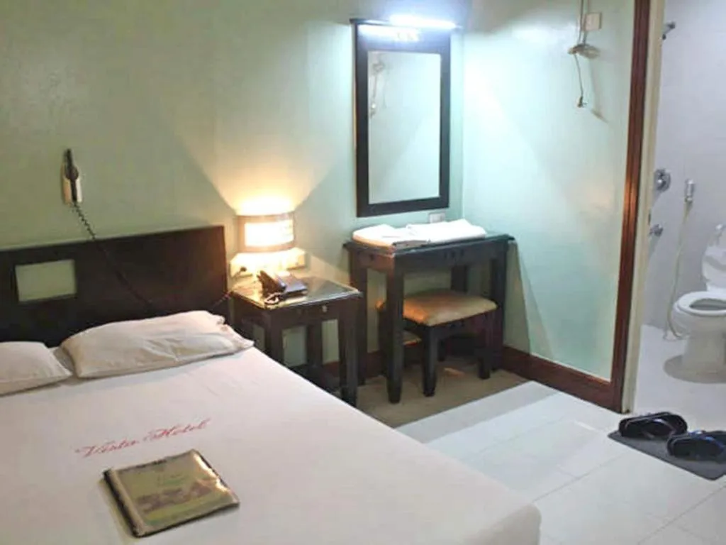 Bed in Vista Hotel Recto