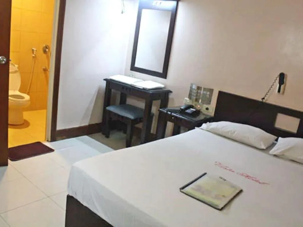 Bed in Vista Hotel Recto
