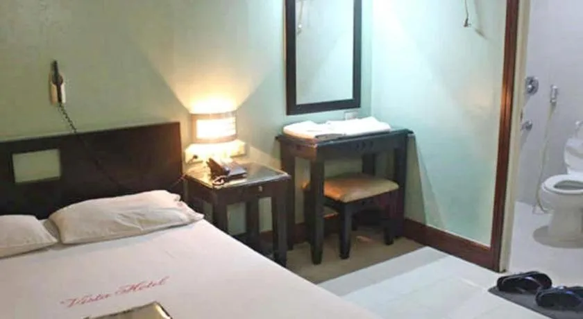 Bed in Vista Hotel Recto