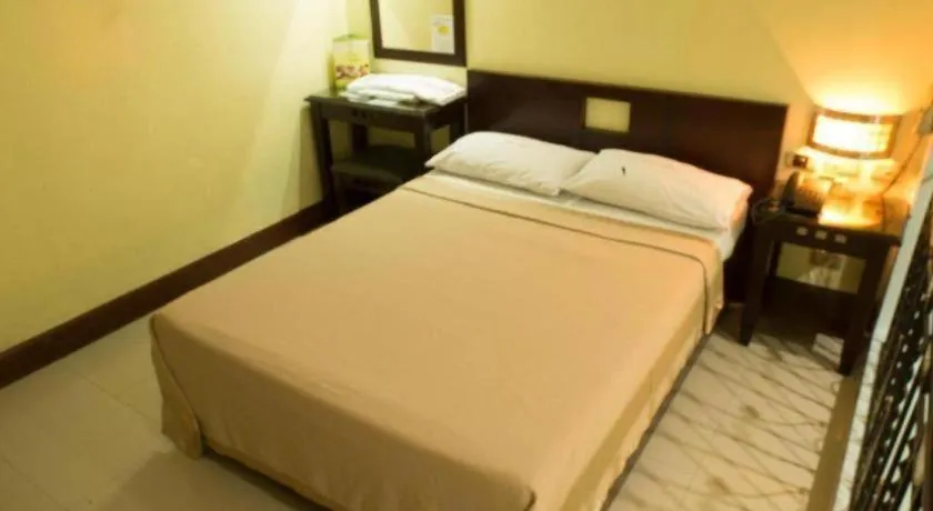 Bed in Vista Hotel Recto