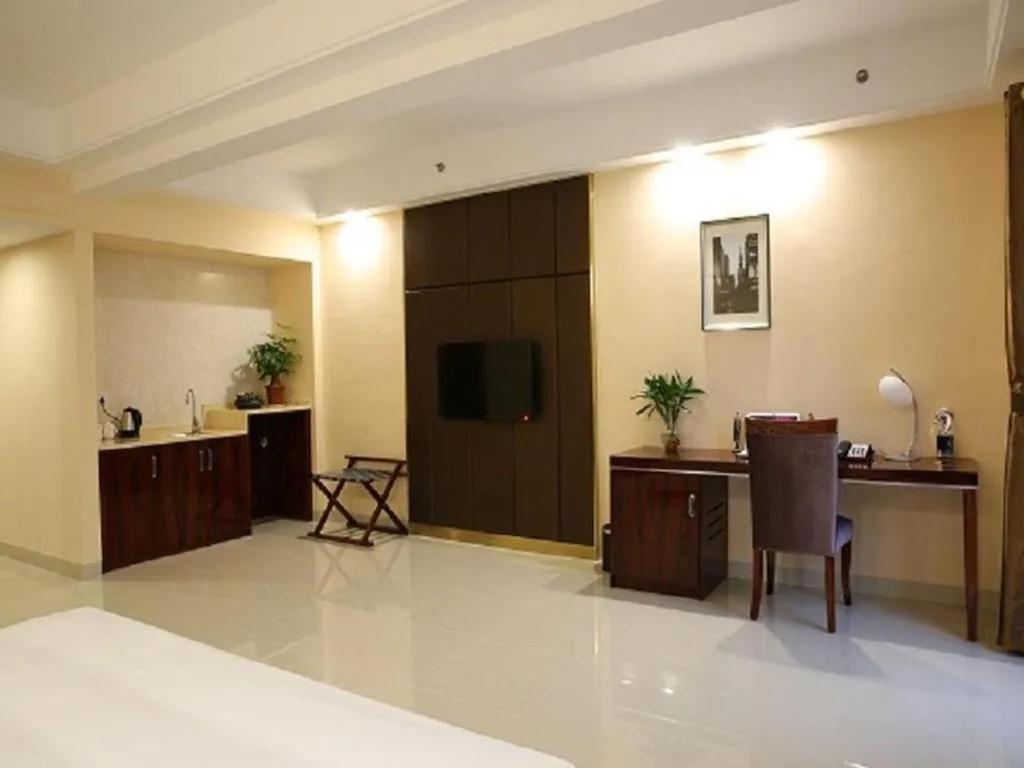 Bed in Foshan Baolong Hotel