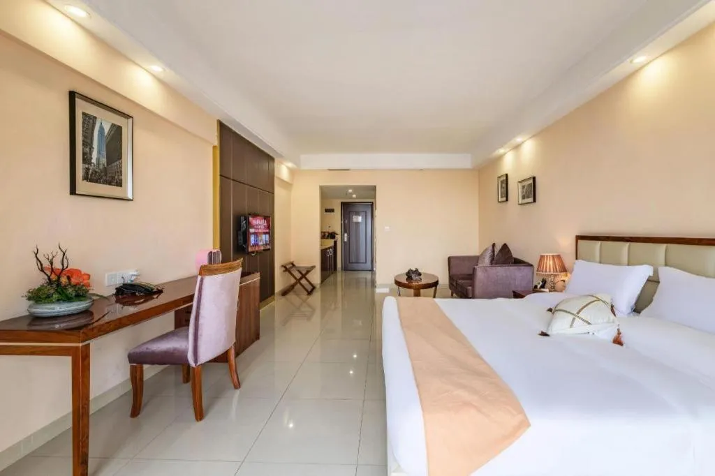 Bed in Foshan Baolong Hotel