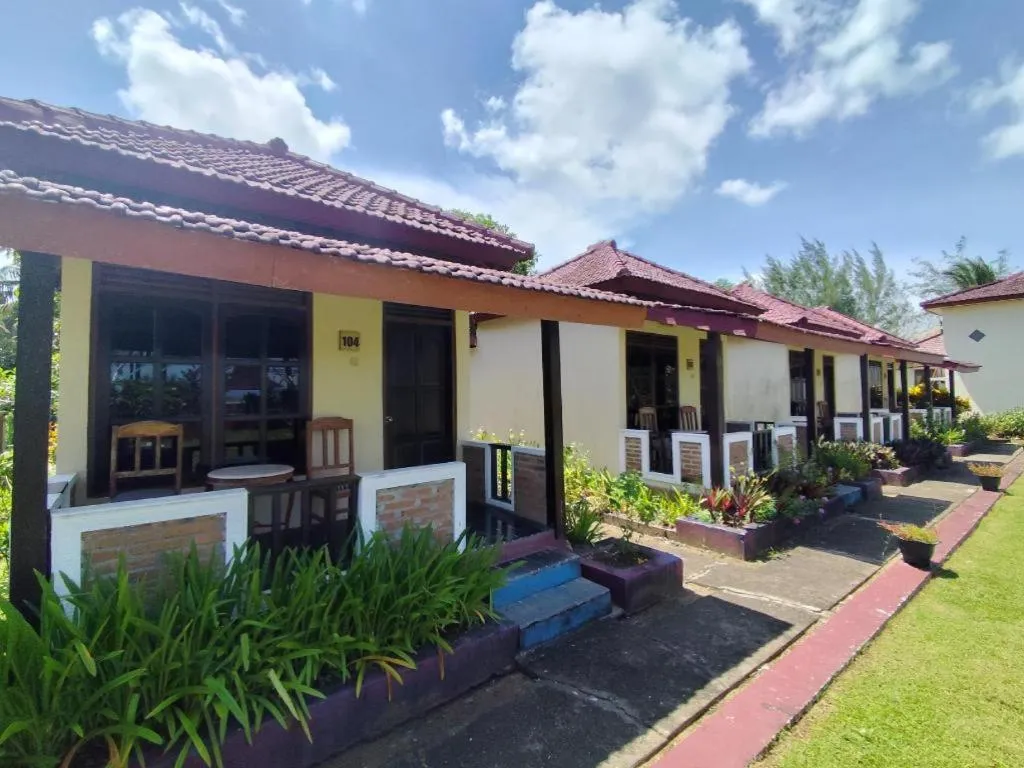 Parai Beach Resort Telengria