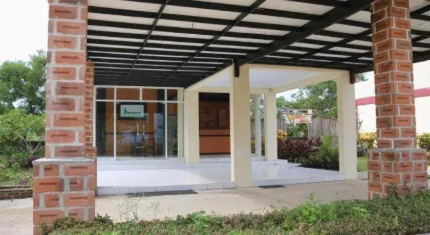 Parai Beach Resort Telengria Parai Beach Resort Telengria