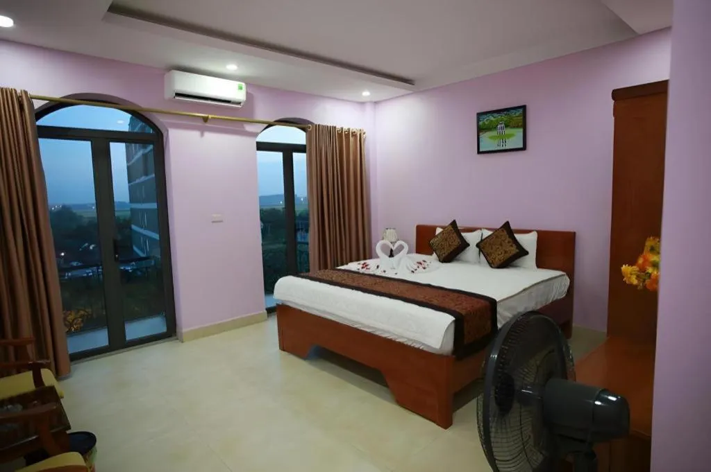 Bed in The Jade Dragon hotel