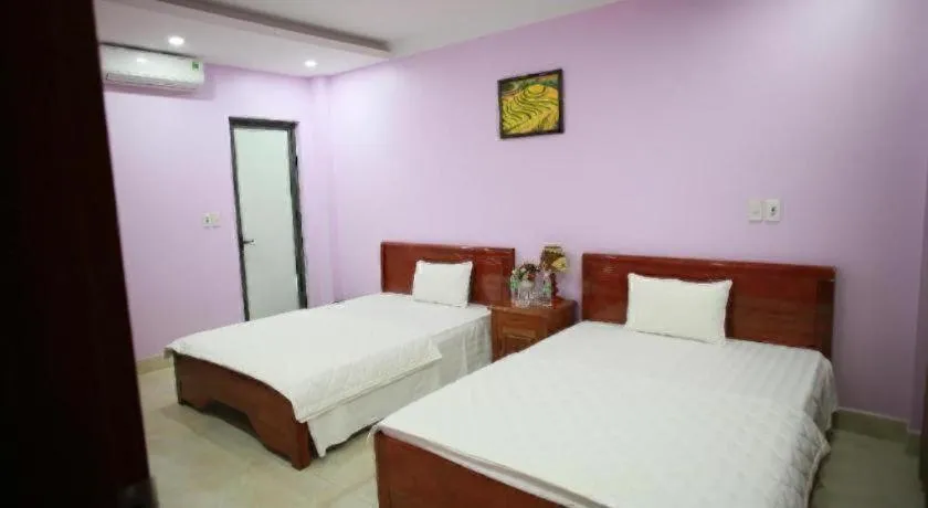 Bed in The Jade Dragon hotel