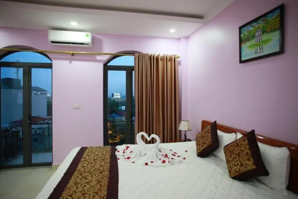 Bed in The Jade Dragon hotel Bed in The Jade Dragon hotel