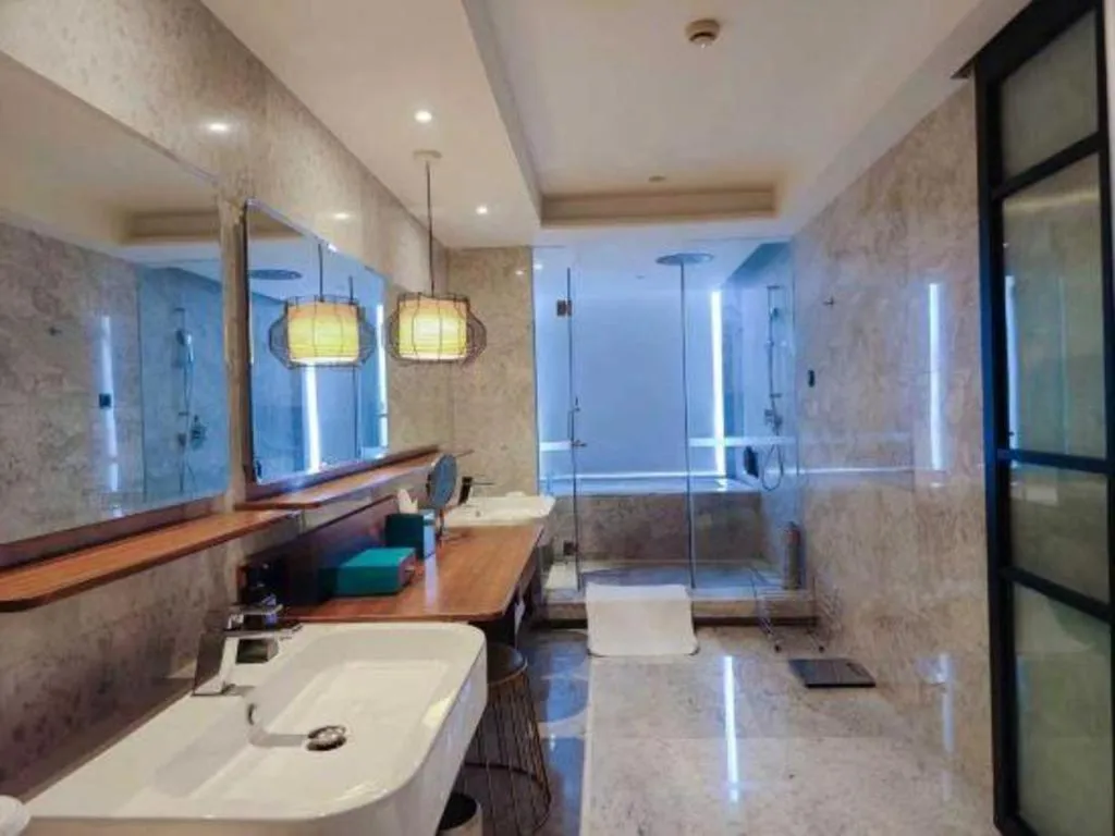 Chongqing The Lotus Hotel