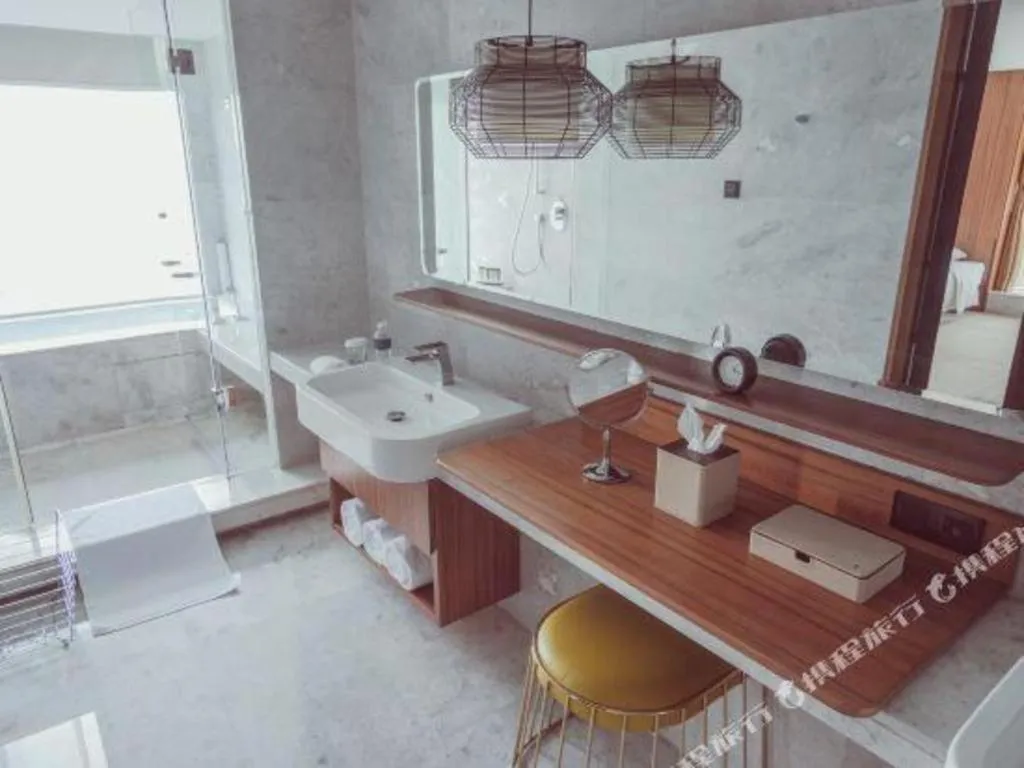 Chongqing The Lotus Hotel