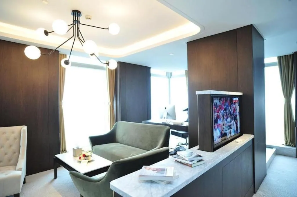 Chongqing The Lotus Hotel