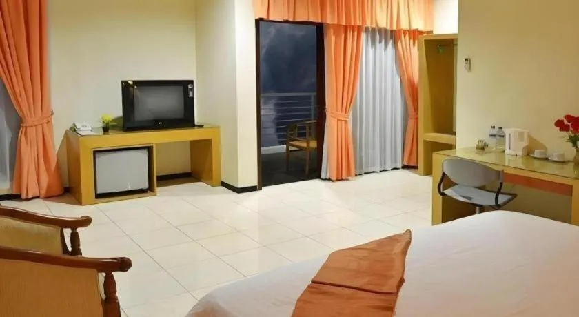 Bed in Hotel Kings Kudus