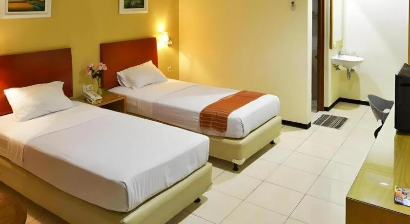 Bed in Hotel Kings Kudus