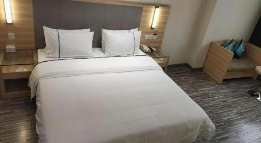 Bed in City Comfort Inn Hechi Du'an Wenti Square