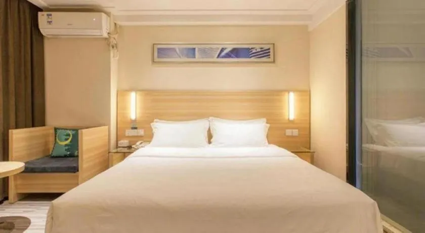 Bed in City Comfort Inn Hechi Du'an Wenti Square