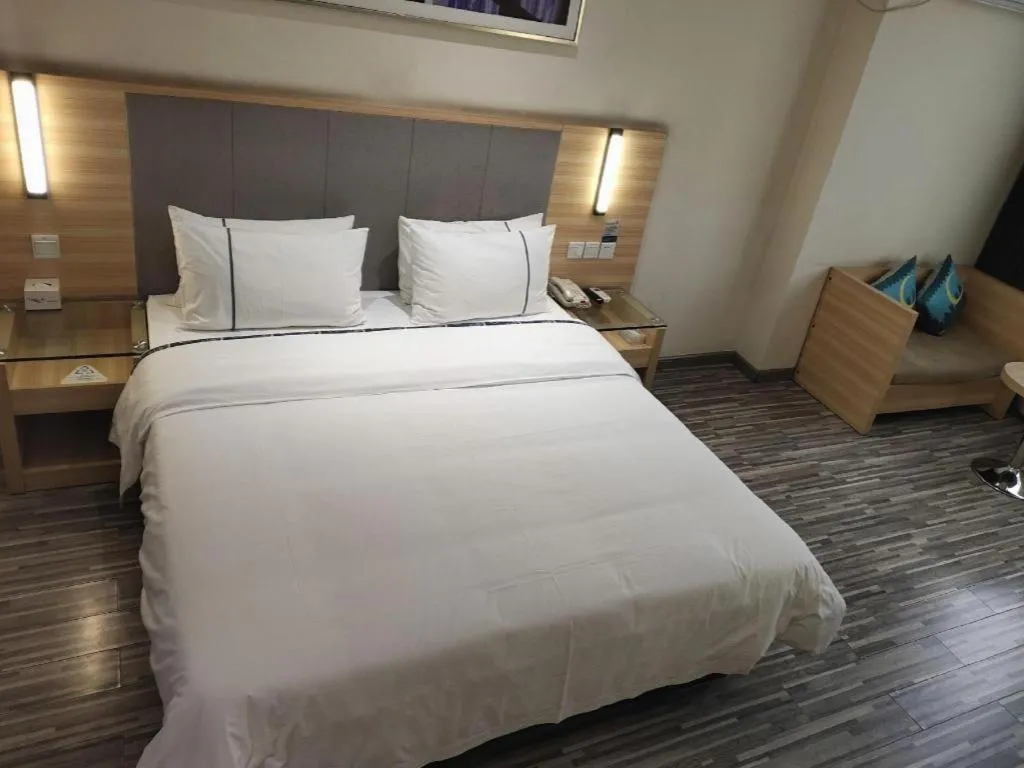 Bed in City Comfort Inn Hechi Du'an Wenti Square