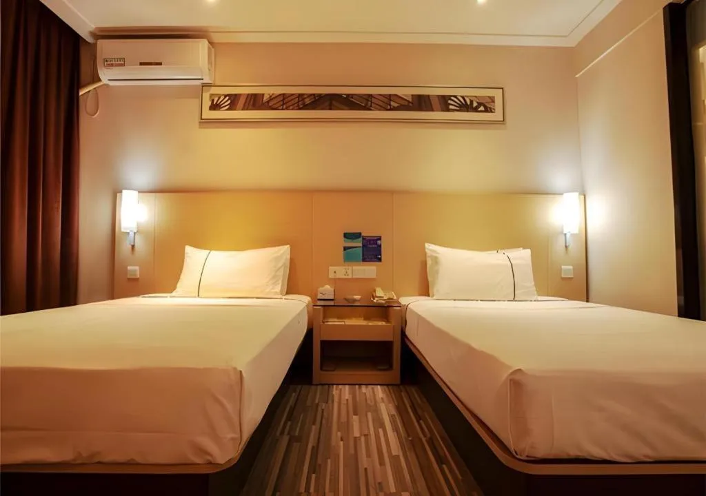 Bed in City Comfort Inn Hechi Du'an Wenti Square