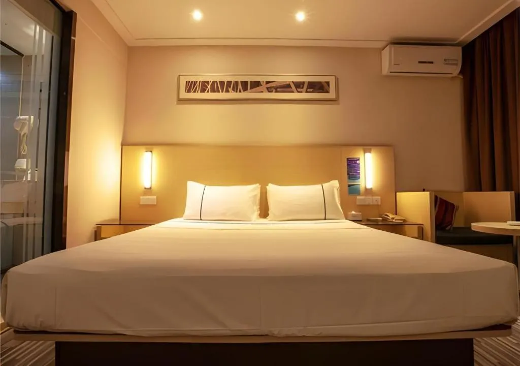 Bed in City Comfort Inn Hechi Du'an Wenti Square