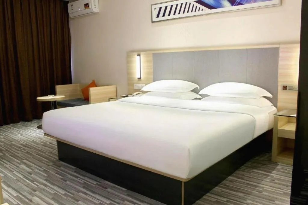 Bed in City Comfort Inn Hechi Du'an Wenti Square