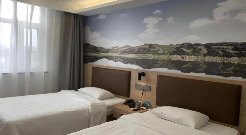 Bed in GreenTree Inn Beijing Chaoyang District Shilihe Subway Station Express Hotel