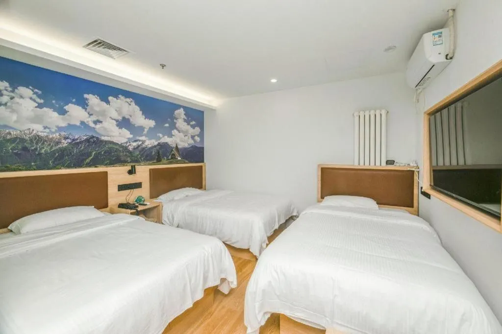 Bed in GreenTree Inn Beijing Chaoyang District Shilihe Subway Station Express Hotel