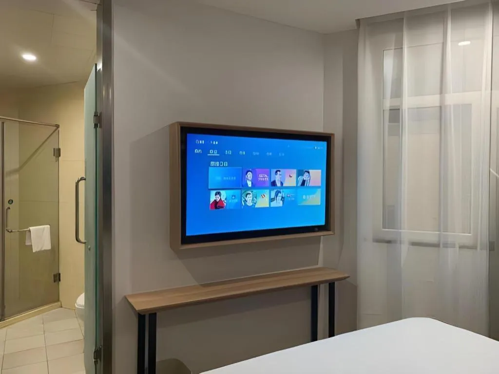 Bed in GreenTree Inn Beijing Chaoyang District Shilihe Subway Station Express Hotel