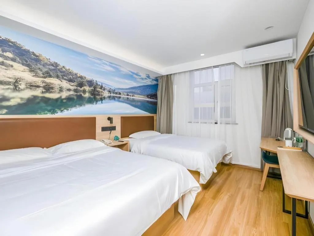Bed in GreenTree Inn Beijing Chaoyang District Shilihe Subway Station Express Hotel