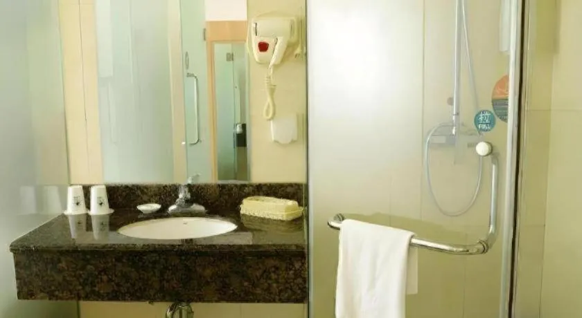 GreenTree Inn Beijing Chaoyang District Shilihe Subway Station Express Hotel