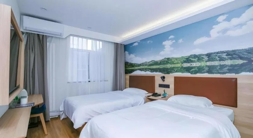 Bed in GreenTree Inn Beijing Chaoyang District Shilihe Subway Station Express Hotel