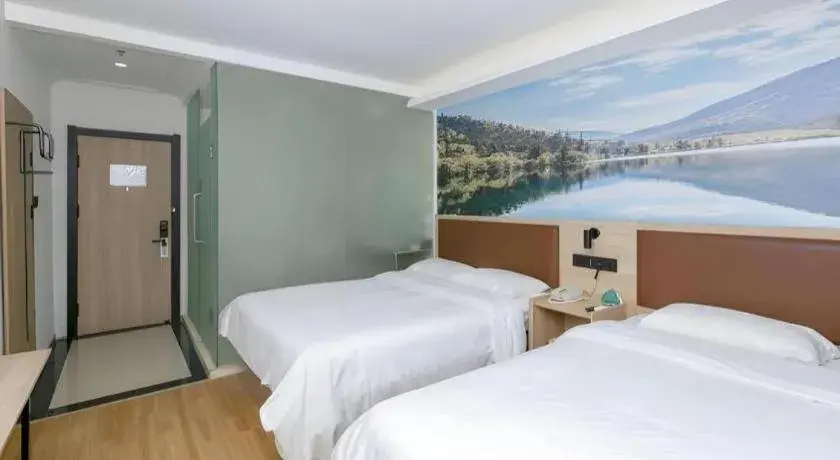 Bed in GreenTree Inn Beijing Chaoyang District Shilihe Subway Station Express Hotel Bed in GreenTree Inn Beijing Chaoyang District Shilihe Subway Station Express Hotel