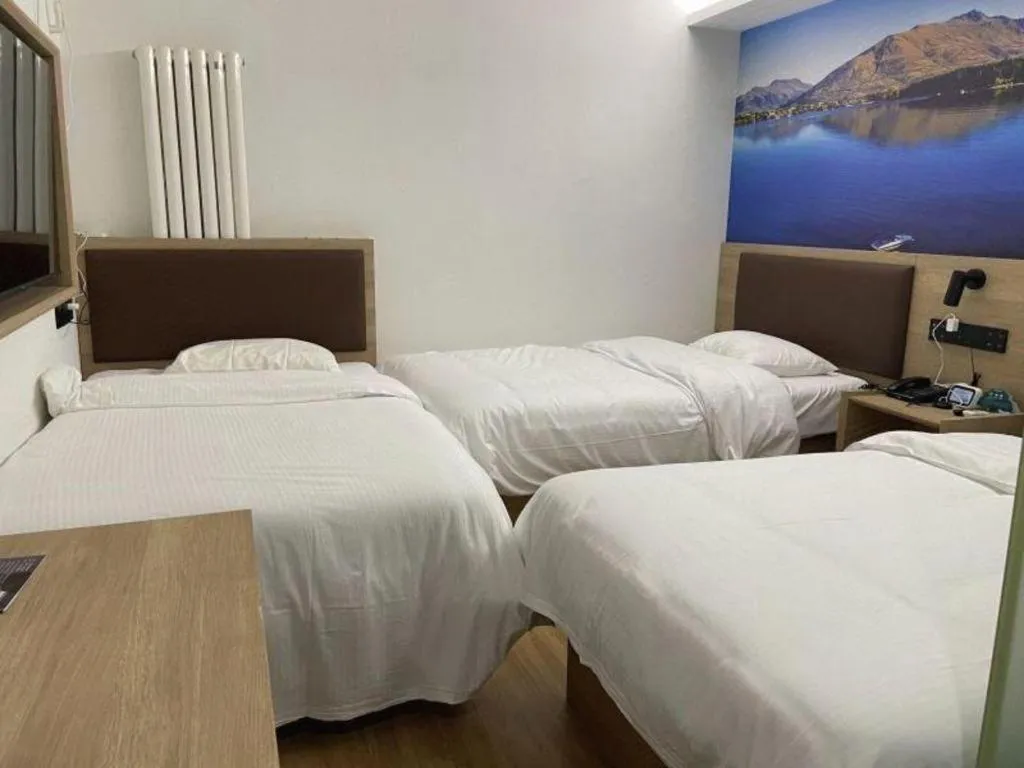 Bed in GreenTree Inn Beijing Chaoyang District Shilihe Subway Station Express Hotel