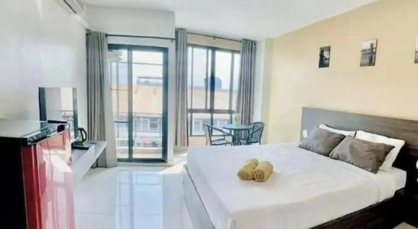 Bed in THE ALL 24 Luxury Residence