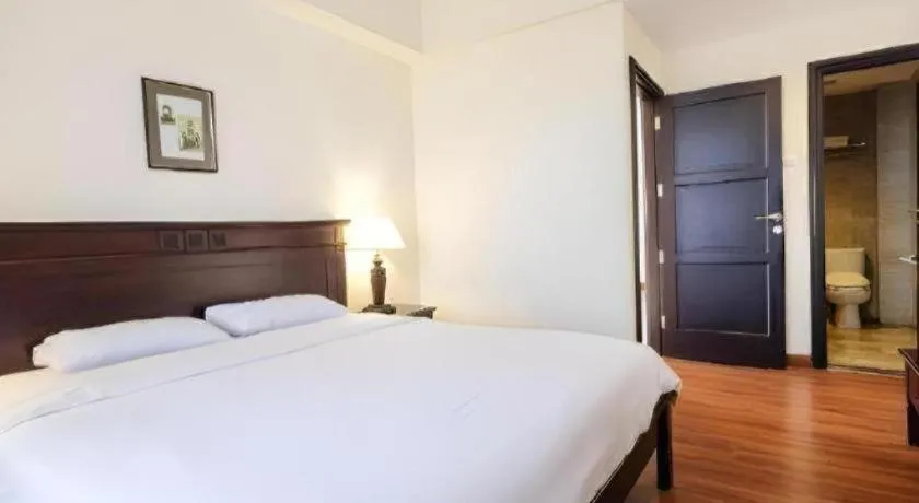 Bed in Colonial Hotel Makassar