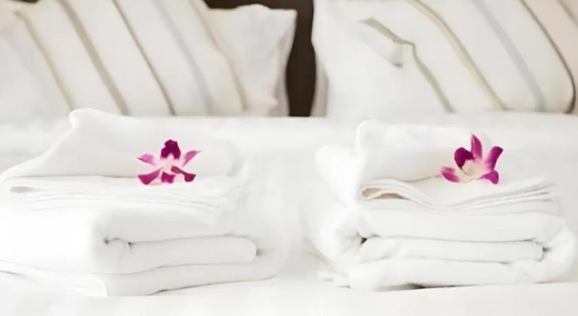 Bed in The Viewpoint Hotel