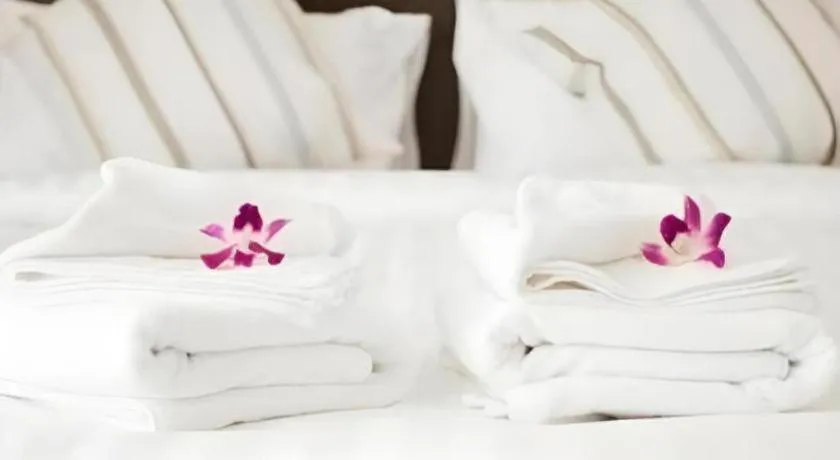 Bed in The Viewpoint Hotel