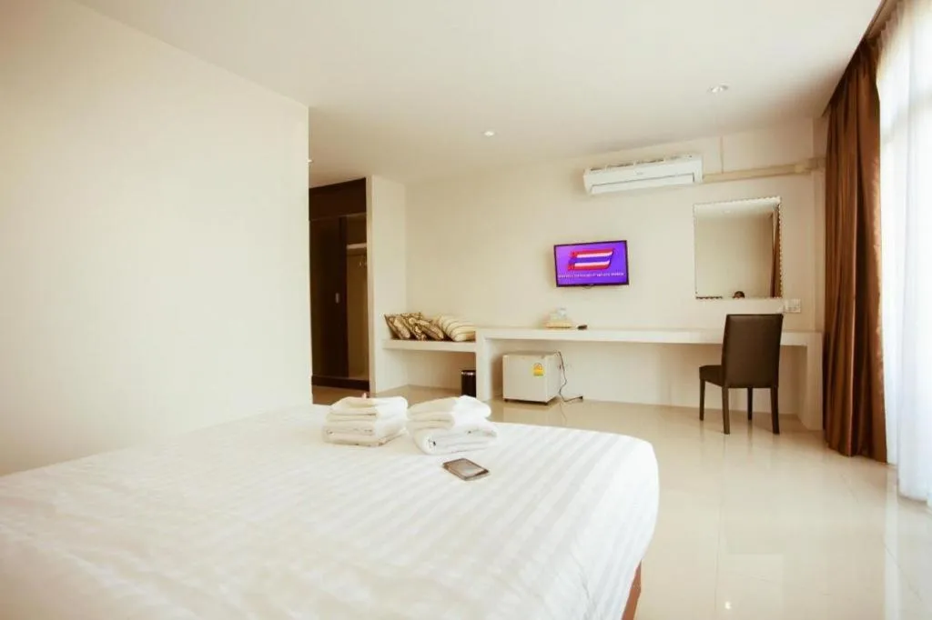 Bed in The Viewpoint Hotel