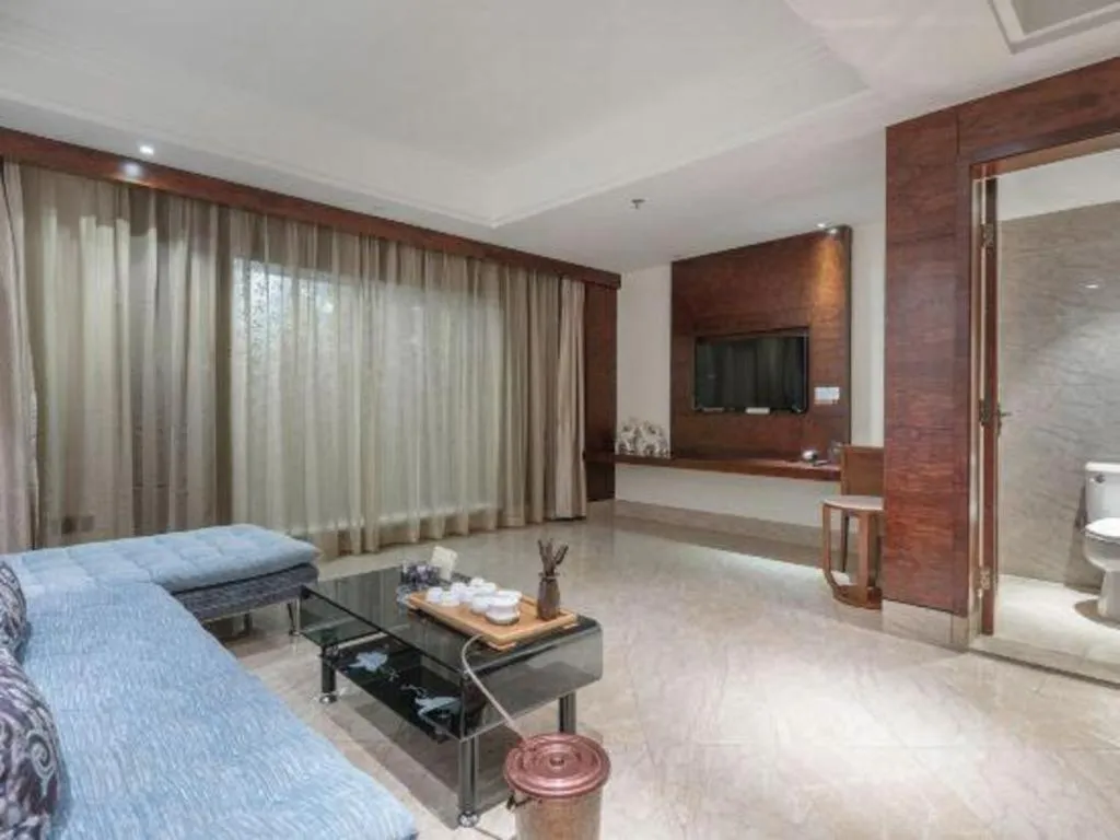 Bed in Haikou Kai Wei Hotel