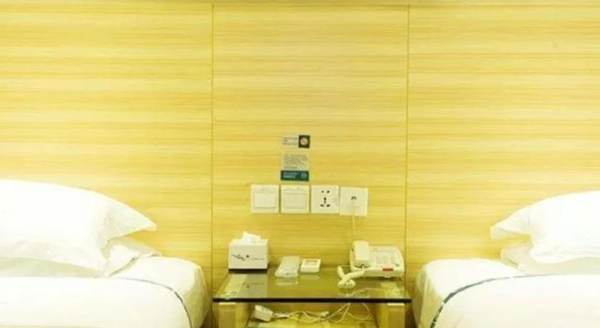 Bed in City Comfort Inn Huanggang Baota Avenue