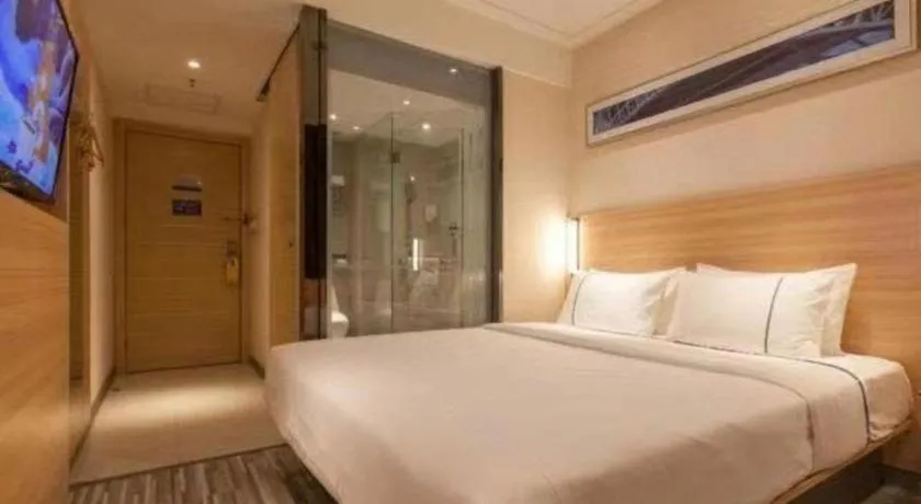Bed in City Comfort Inn Huanggang Baota Avenue
