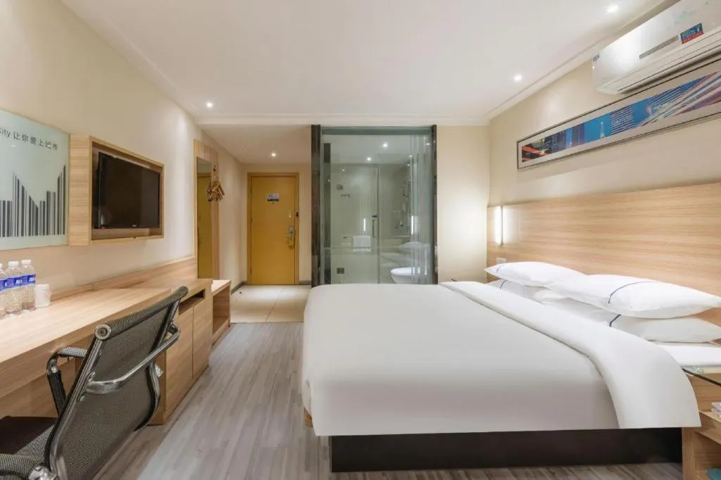 Bed in City Comfort Inn Huanggang Baota Avenue