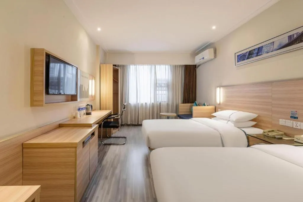Bed in City Comfort Inn Huanggang Baota Avenue