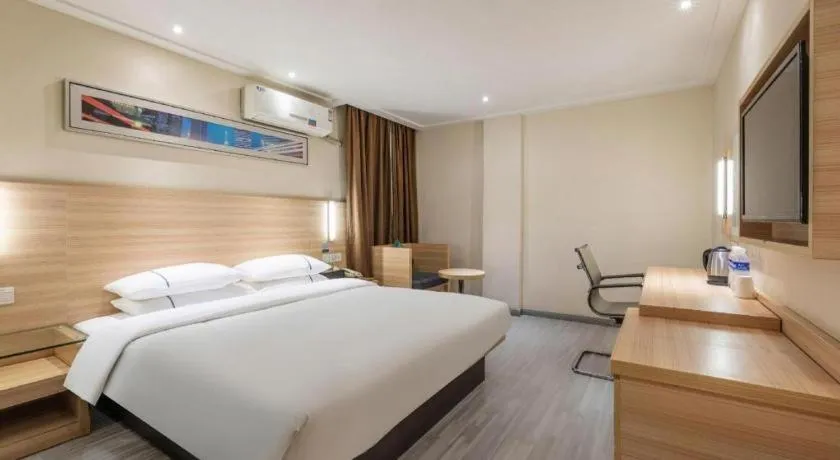 Bed in City Comfort Inn Huanggang Baota Avenue