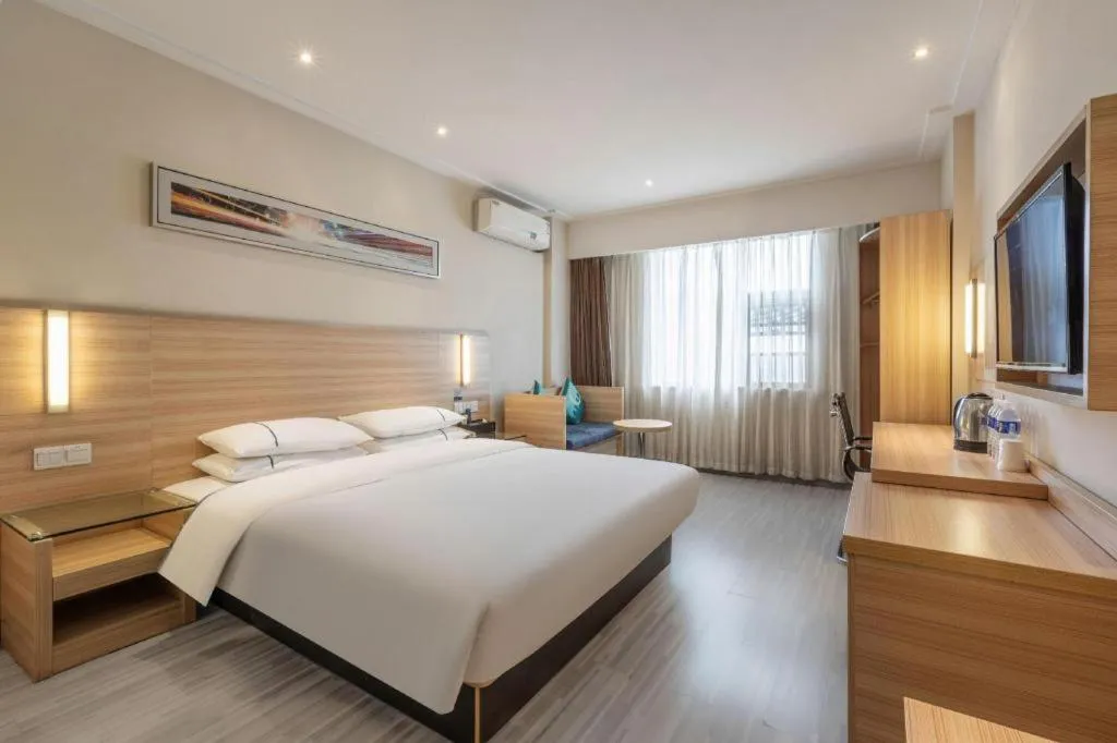 Bed in City Comfort Inn Huanggang Baota Avenue