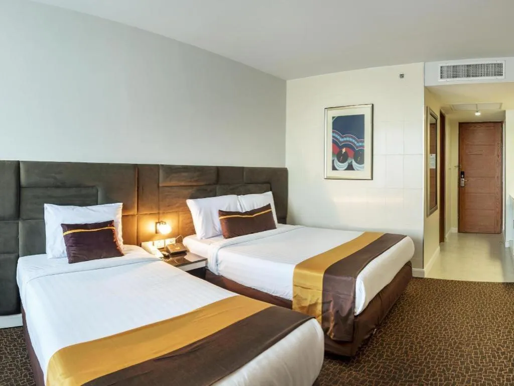 Bed in Thamrongin Hotel