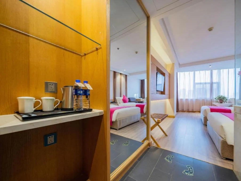 Bed in Xian Leica Hotel