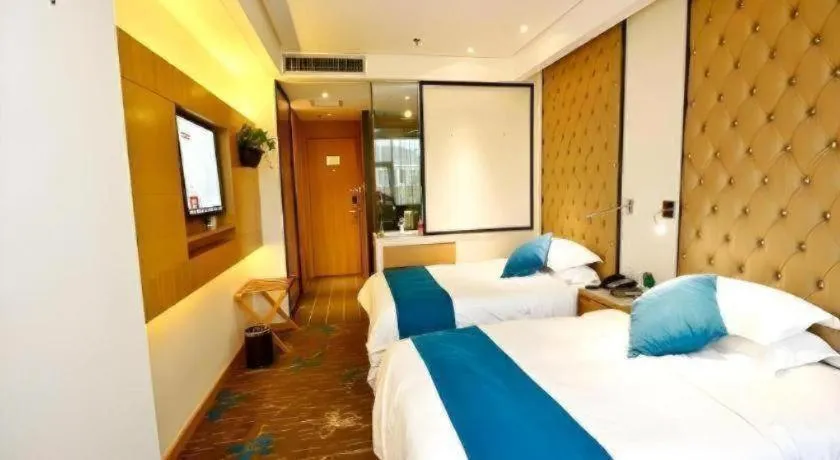 Bed in Xian Leica Hotel