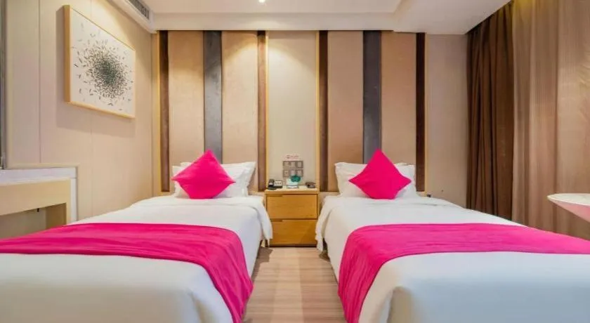 Bed in Xian Leica Hotel