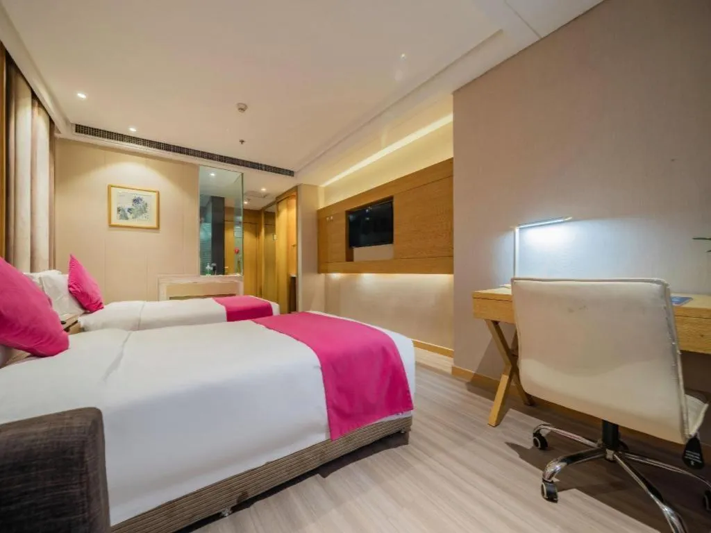 Bed in Xian Leica Hotel