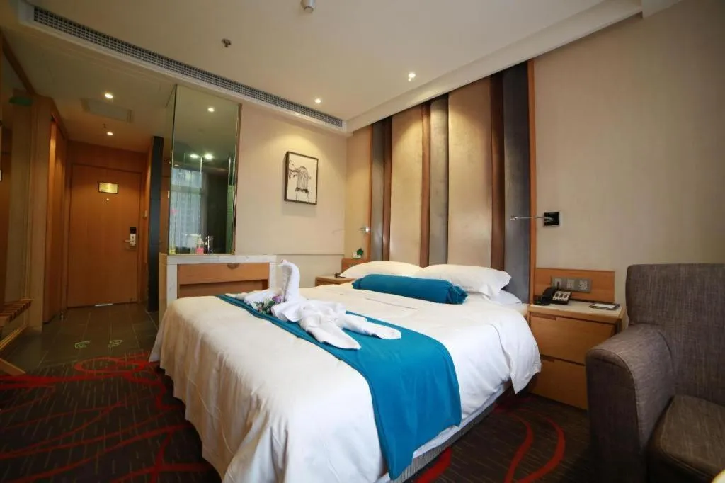 Bed in Xian Leica Hotel